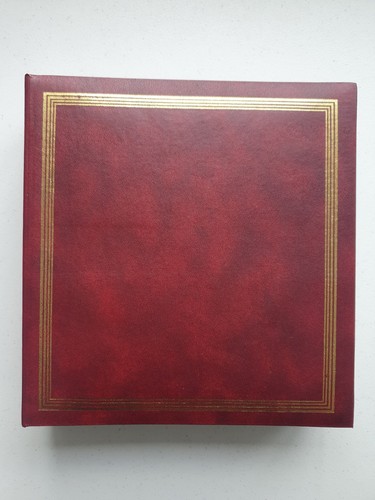 Album francobolli contenente